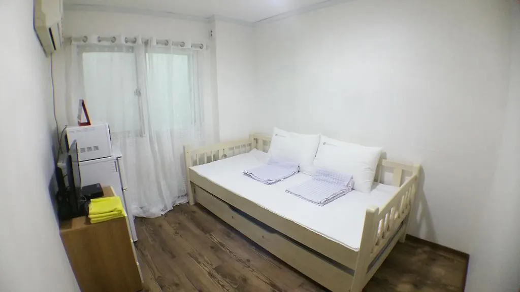 24 Guesthouse Sinchon Hongdae Seoul South Korea