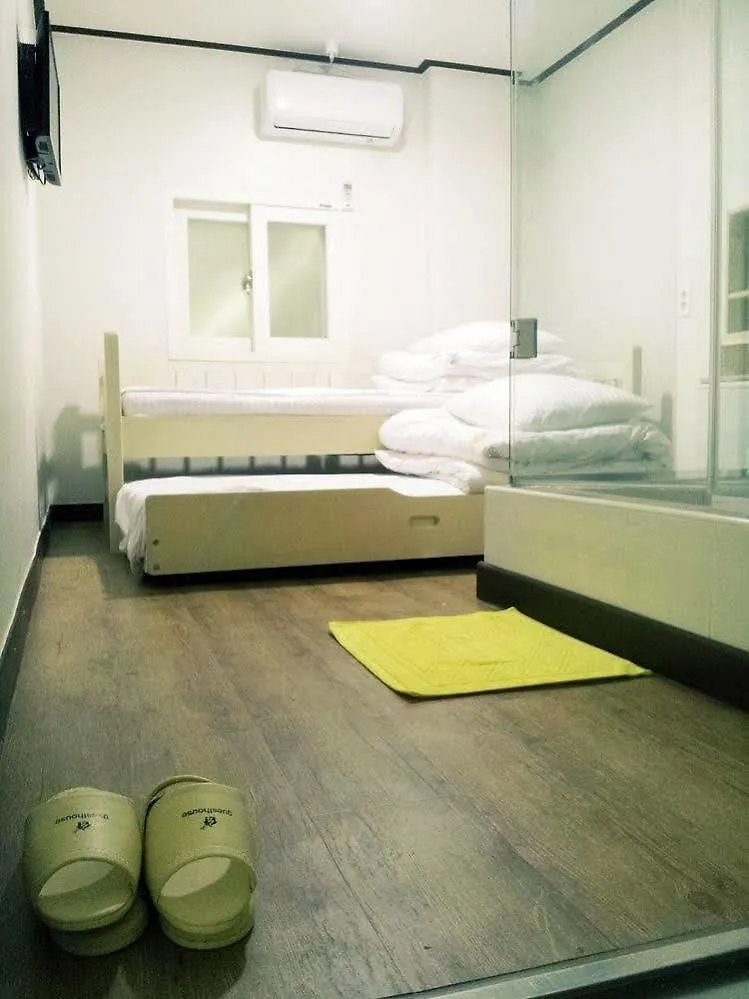 24 Guesthouse Sinchon Hongdae ソウル特別市