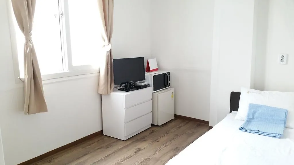 24 Guesthouse Sinchon Hongdae 서울특별시