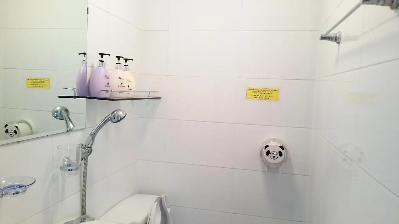 24 Guesthouse Sinchon Hongdae 서울특별시 게스트하우스